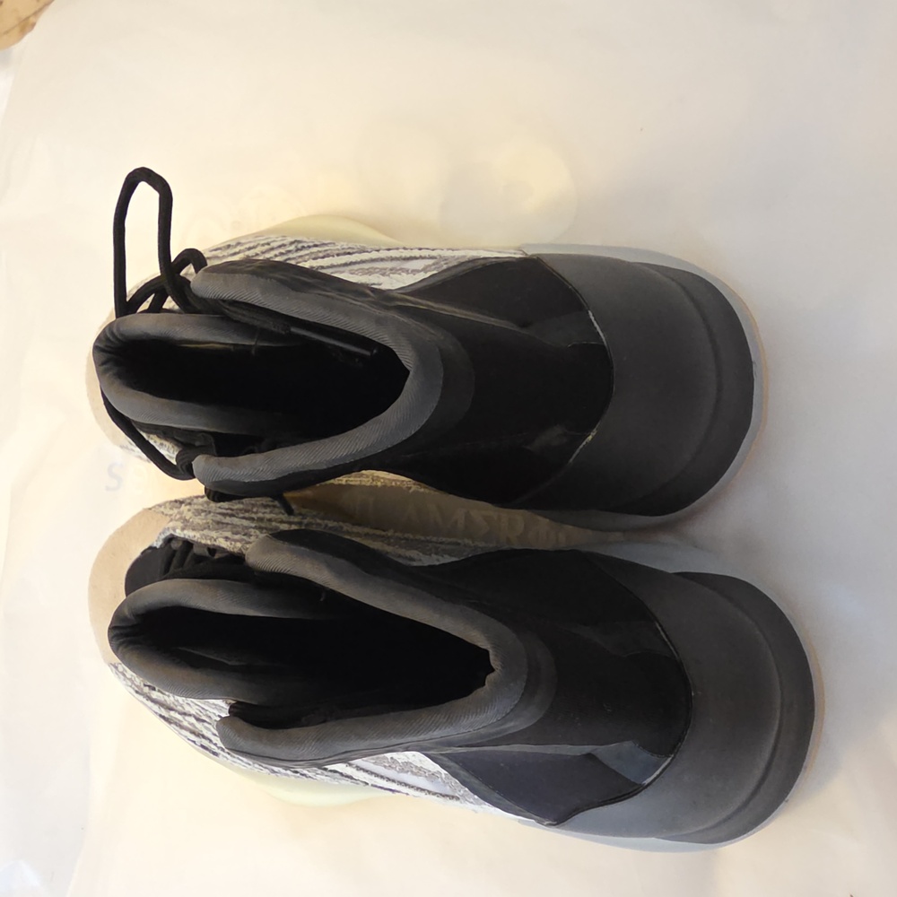Adidas Black and Gray Yeezy QNTM Sneakers - Picture 4 of 8